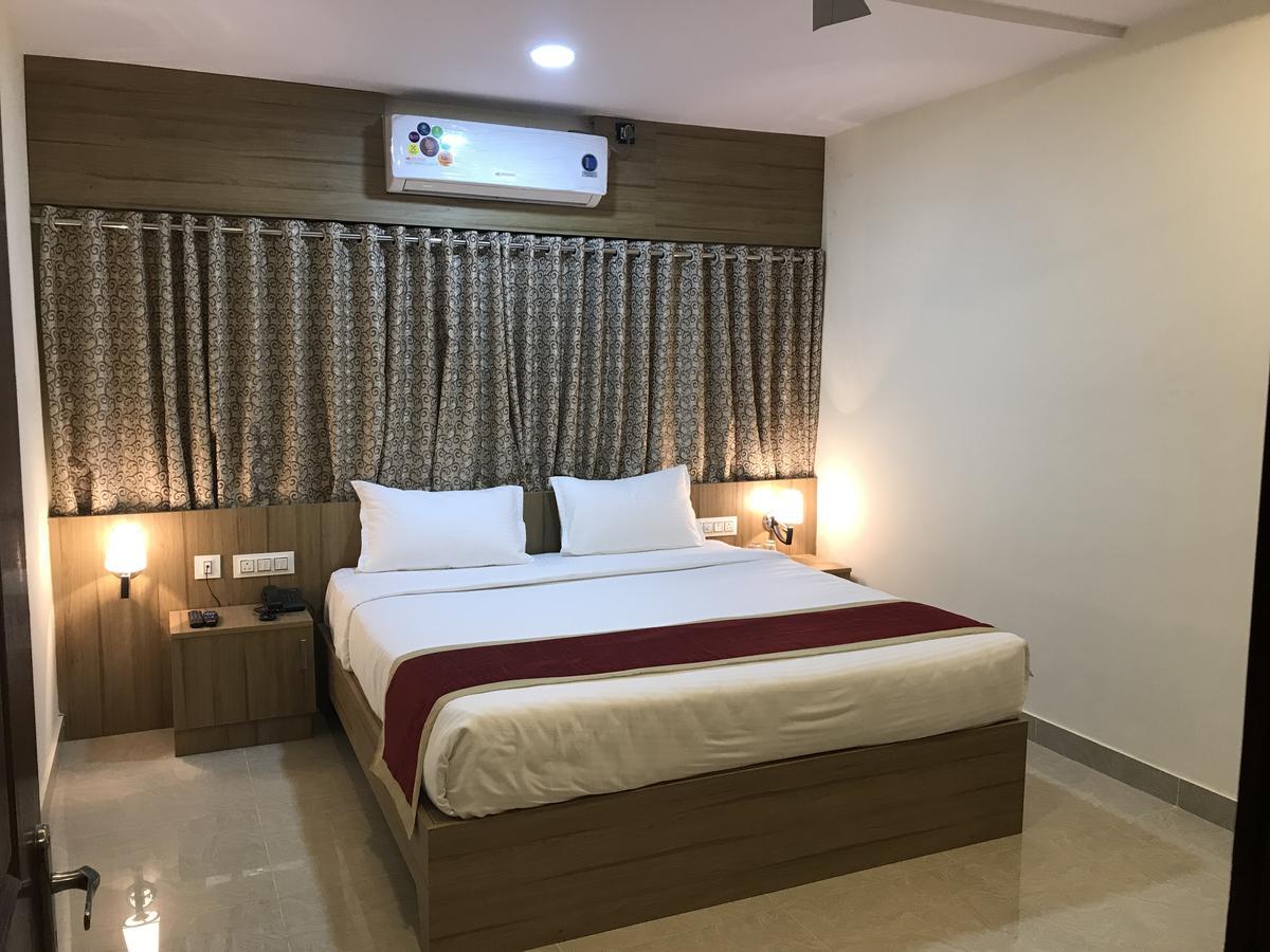 Hotel Blue Bell Бангалор Экстерьер фото