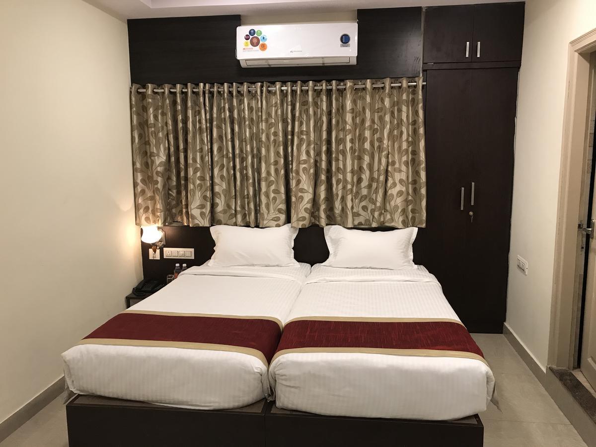 Hotel Blue Bell Бангалор Экстерьер фото